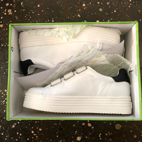 sam edelman spence velcro sneaker